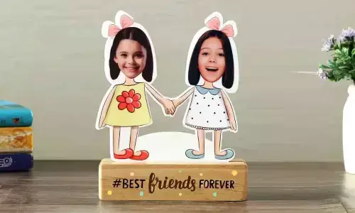 Everyone enjoys receiving photo presents, you can also personalize photo canvas having Easel stand, Best Friend Forever Caricature, water bottle, Travel mug, cupcakes, photo pop up, key chains, 3D coffee mug.