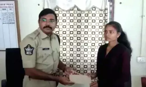 Woman Maoist surrenders before police