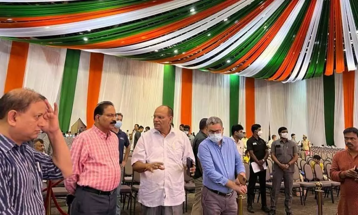 Chief Secretary Somesh Kumar along with senior officials supervising the full-dress rehearsal of the inaugural function of Swatantra Bharata Vajrotsavalu at HICC in Hyderabad on Sunday