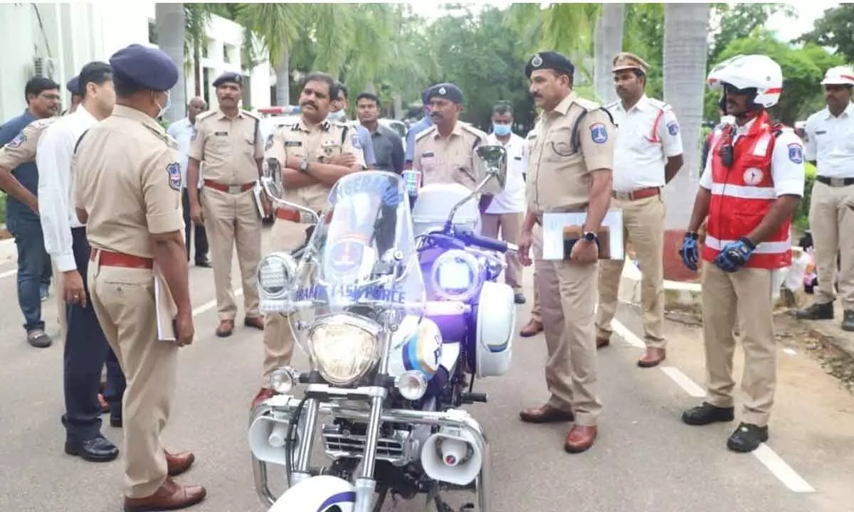 Cyberabad police launch spl teams to help ease traffic in busy corridors