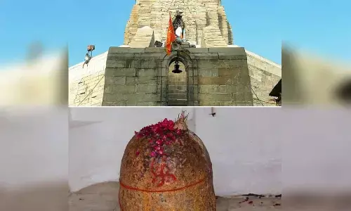 Muslims In J&K Assisted In Transporting More Than 600 Kg Of Idols To Temple Muslims In J&K Assisted In Transporting More Than 600 Kg Of Idols To Temple