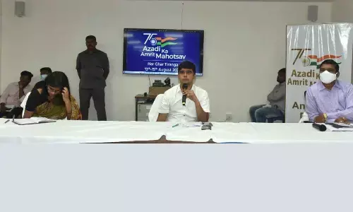 Anakapalli District Collector Ravi Subhash Pattanshetti speaking to the officials in Anakapalli district on Monday