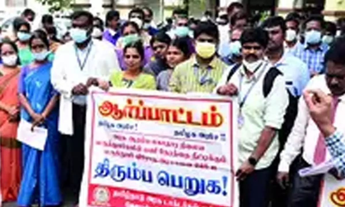 Government Doctors In Tamil Nadu Protested Over Increased Working Hours