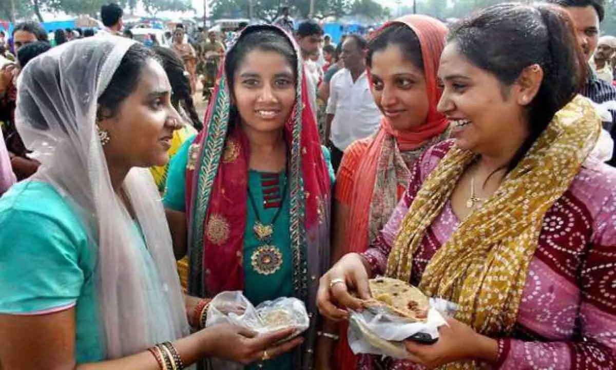 Rottela Panduga begins in Nellore, and devotees throng Bara Shaheed Dargah