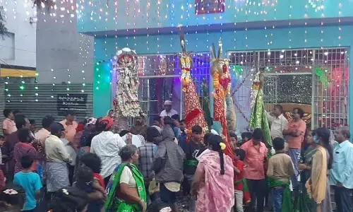 Large number of Muslims and Hindus taking part in the procession of peers in Giddalur on Tuesday