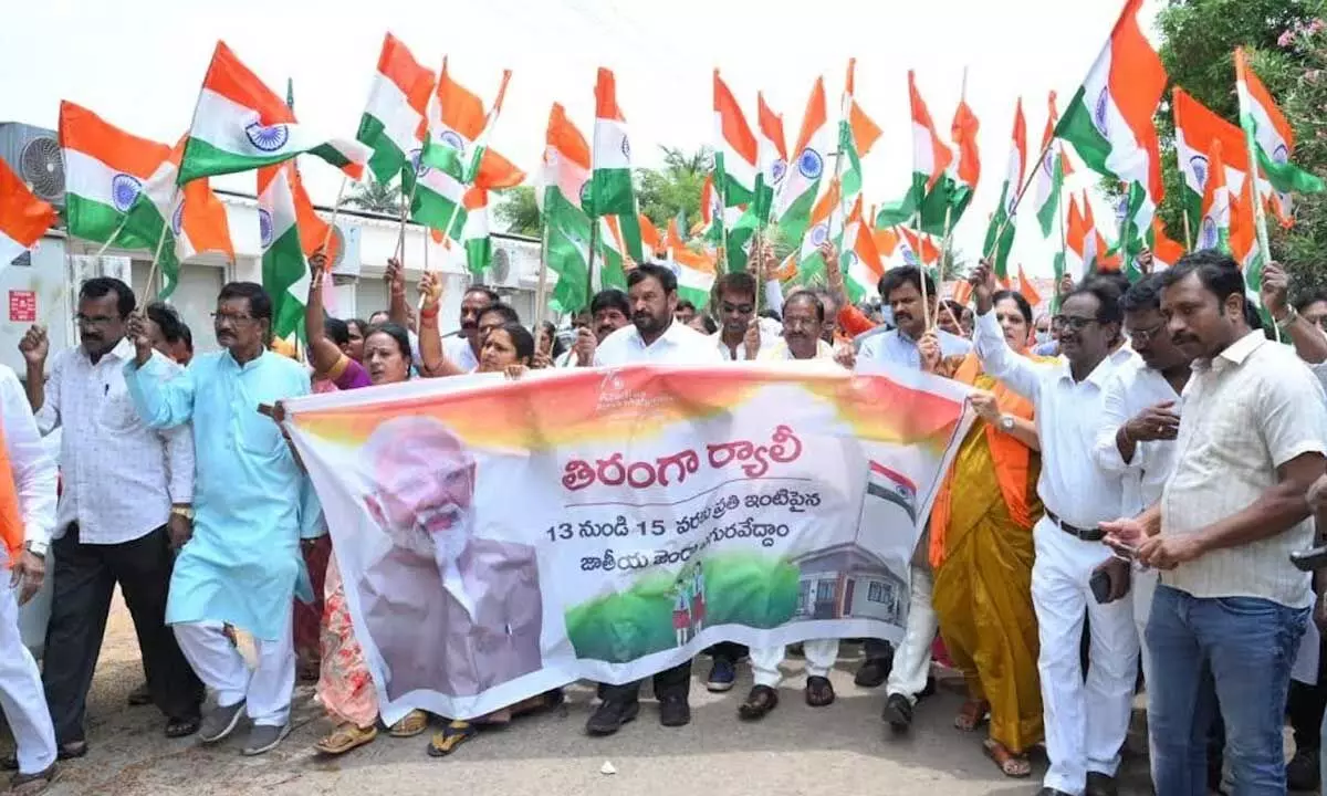 BJP state president Somu Veerraju along with the party leaders taking out rally in Visakhapatnam on Wednesday