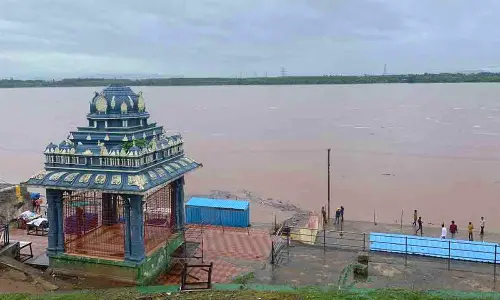 Godavari, Krishna in spate Bhadrachalam, high alert issued