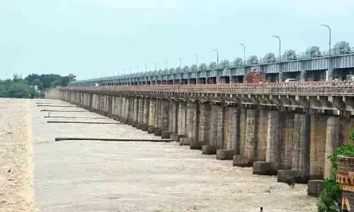 Flood in Godavari rising steadily
