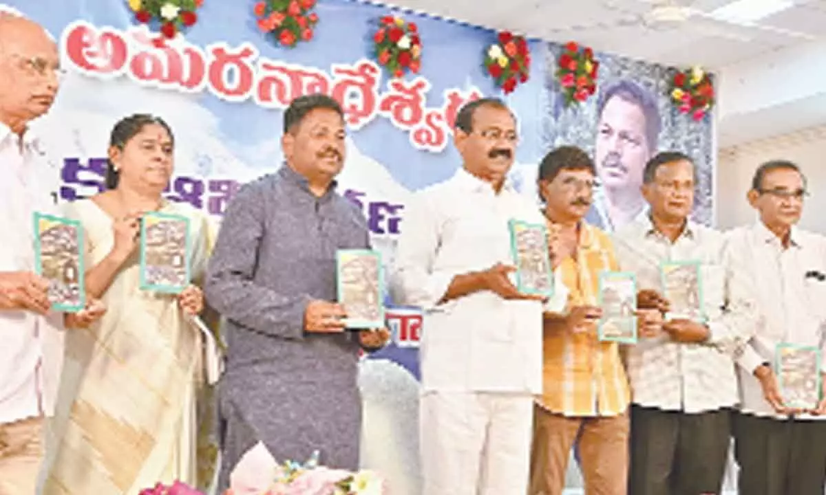 MLA Bhumana Karunakar Reddy releasing a book on ‘Amarnath Yatra’ in Tirupati on Friday. Author Ramachandra Reddy is also seen.