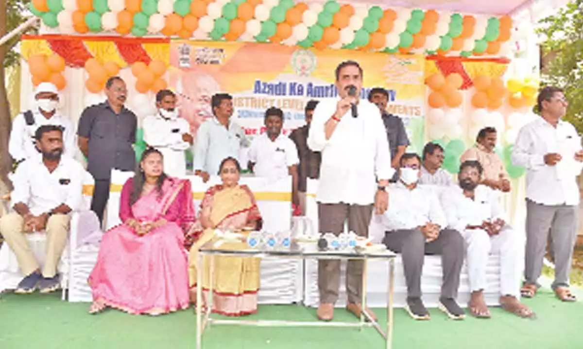Agriculture Minister Kakani Govardhan Reddy addressing at ACSR stadium in Nellore on Friday