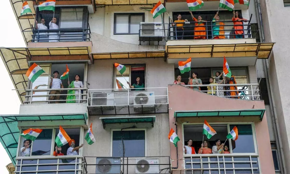 National flag should be hoisted in all flats of all apartments: BBMP Chief