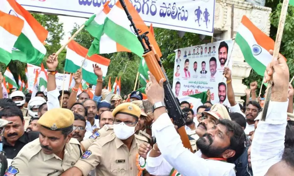 Minister Srinivas Goud opens fire during freedom rally