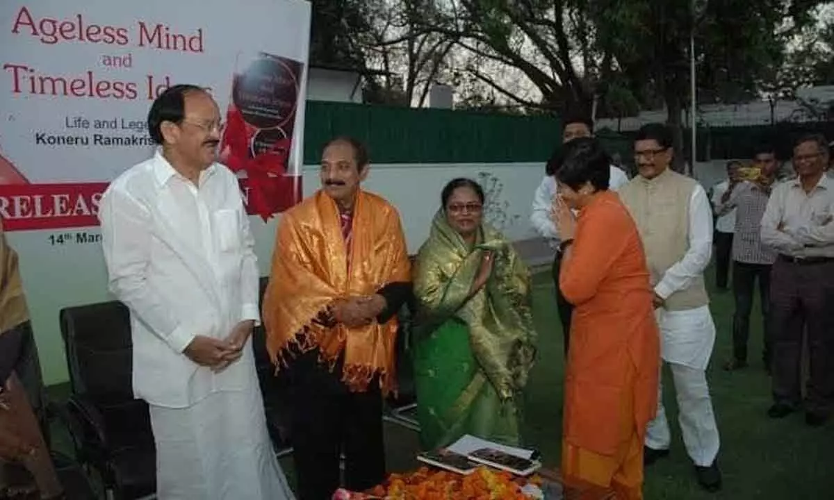 Prof. V Balamohandas with former Union Minister M Venkaiah Naidu  in New Delhi