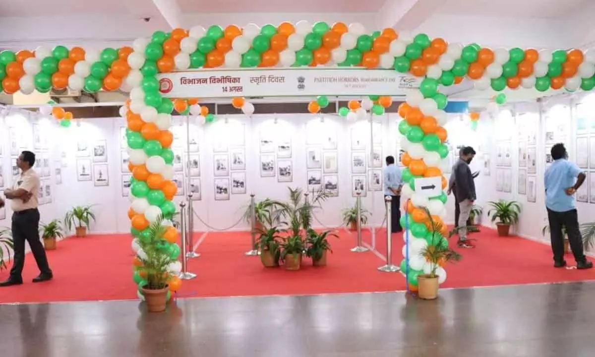 SCR organises photo exhibition at 70 stations