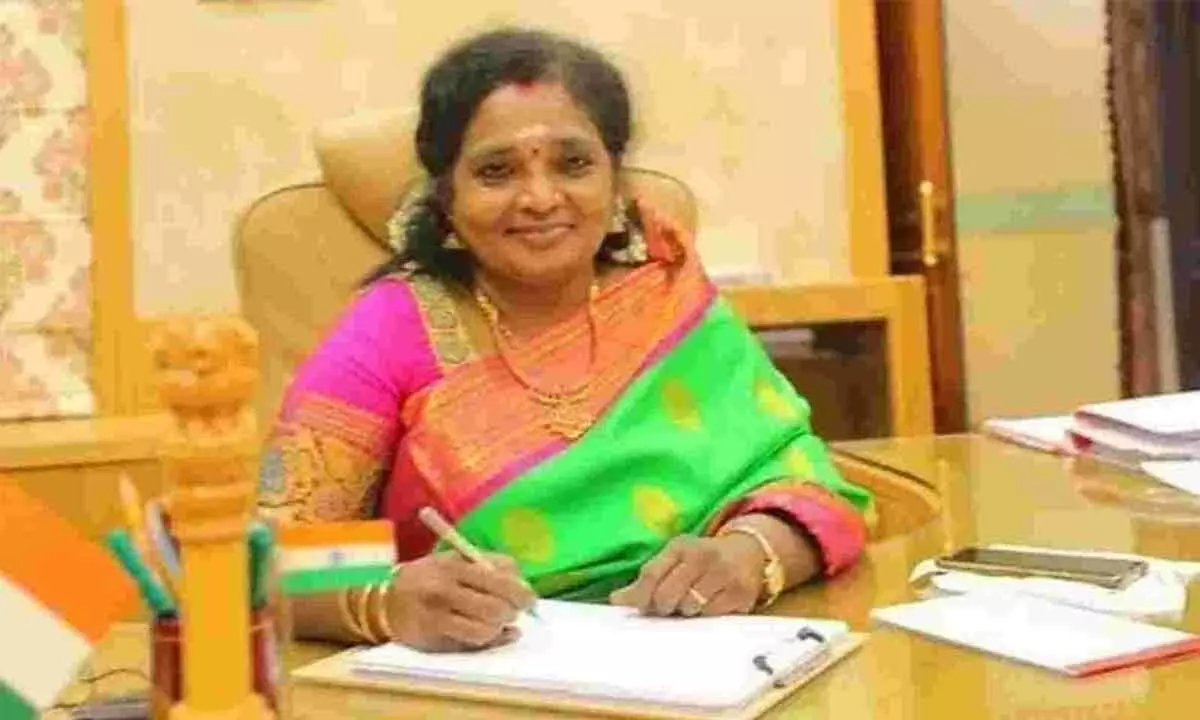 Guv Tamilisai greets people on 76th Independence Day
