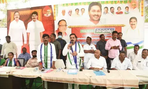 Agriculture Minister Kakani Govardhan Reddy addressing a meeting in connection with Gadapa Gadapa Ku Mana Prabhutvam programme  at Mungamuru in Kavali constituency on Sunday