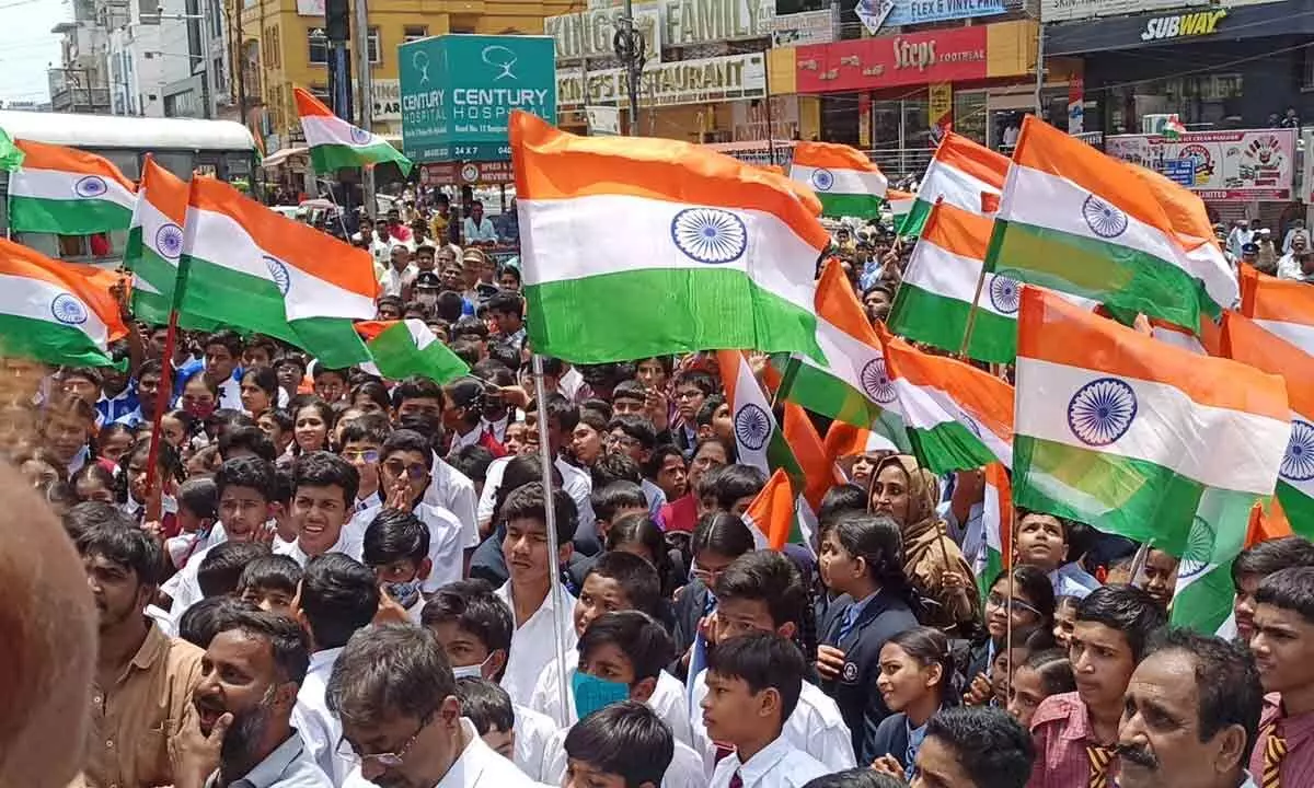 Hyd resonates with national anthem as several people join in singing ‘Jana Gana Mana’ on streets
