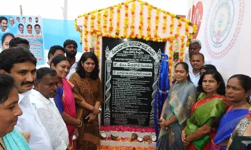 MLA Mekathoti Sucharita inaugurating Dr YSR Urban Health Centre in Guntur on Tuesday. GMC Commissioner Keerthi Chekuri is also seen.