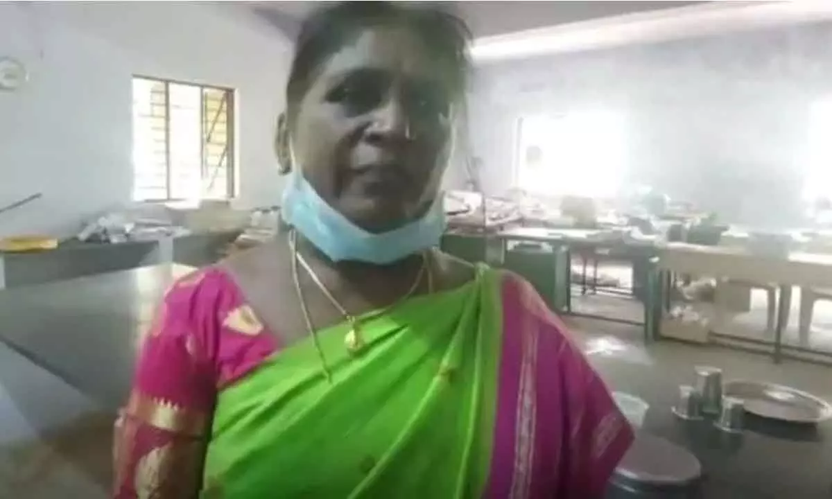 Tamil Nadus government school headmistress refused to hoist the tricolour or salute the flag on independence day.