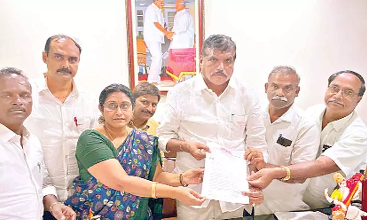 Teachers unions leaders submit a memorandum to education minister Botcha Satyanarayana on face-recognition attendance system at the Secretariat on Thursday