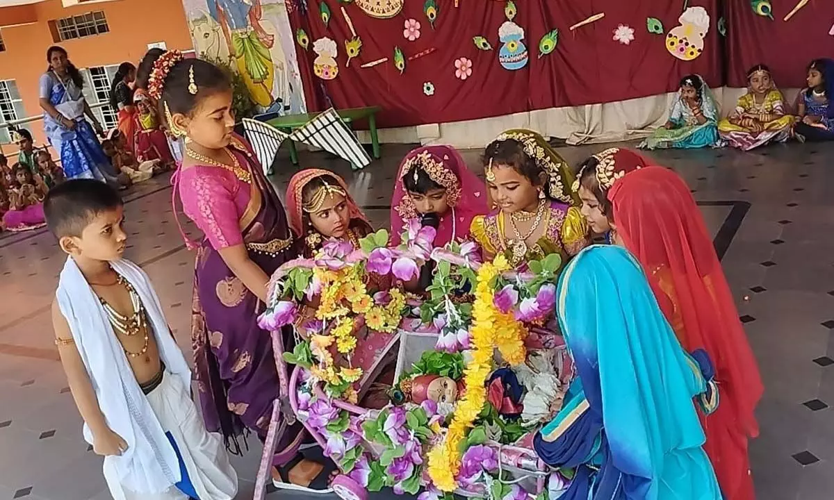 Krishnashtami celebrations at Paramita School