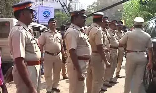 Savarkar’s poster issue continues to cause ripples