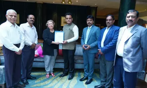 Higher Education Minister holds discussion with Athens University