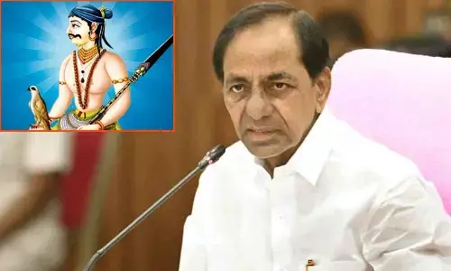 KCR pays tributes to Sardar Papanna