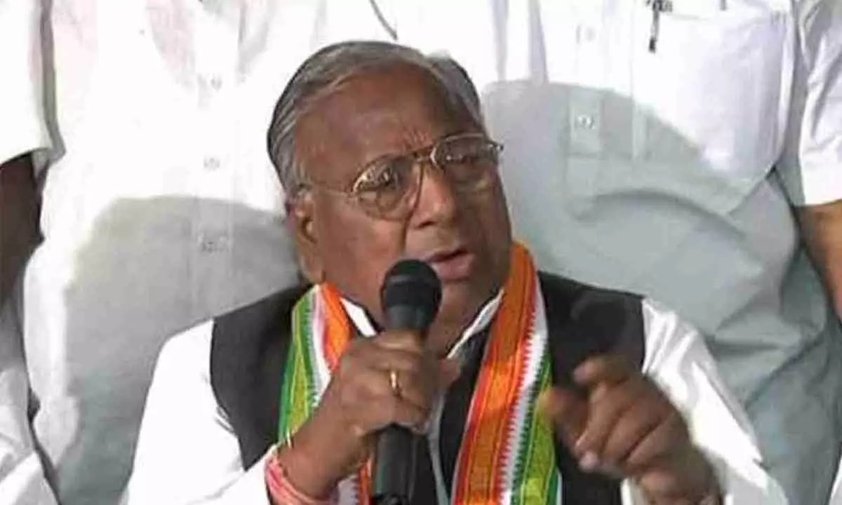 Former PCC president and veteran Congress leader V. Hanumantha Rao