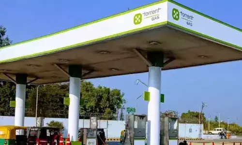 Torrent gas cuts PNG, CNG prices by Rs 5 Torrent gas cuts PNG, CNG prices by Rs 5