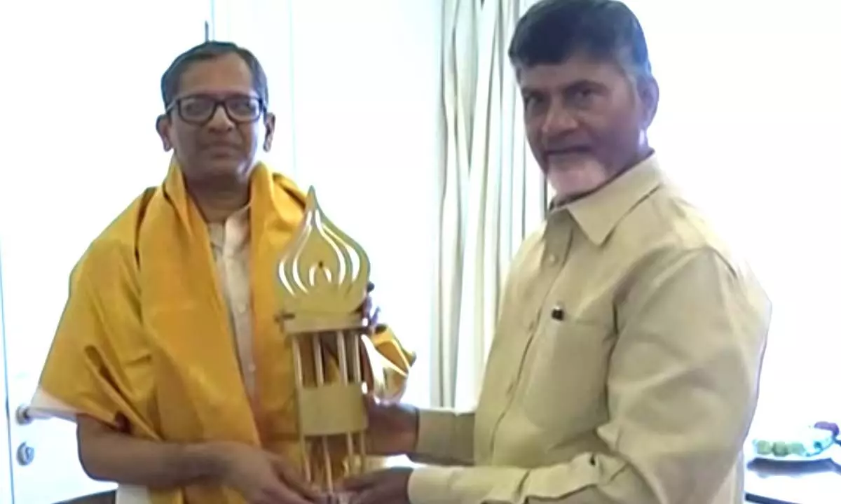Former AP CM Chandrababu meets CJI NV Ramana