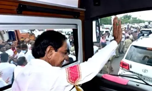 KCR leads massive rally to Munugode to launch TRS campaign