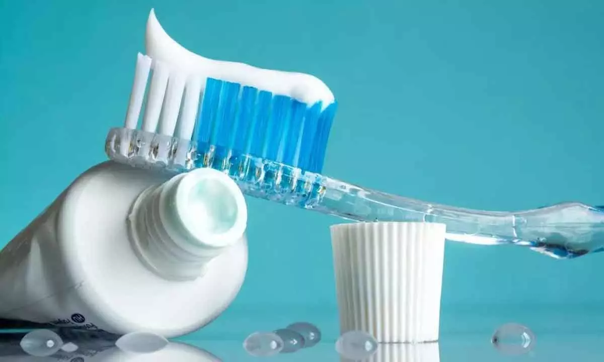 Unani toothpaste for dental ailments by Dawakhana Tibbiya