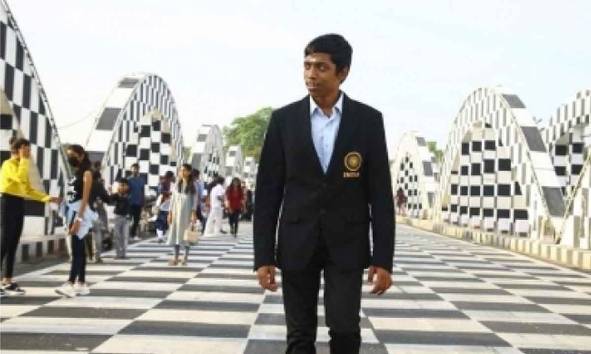 Carlsen and Praggnanandhaa set up final day shootout