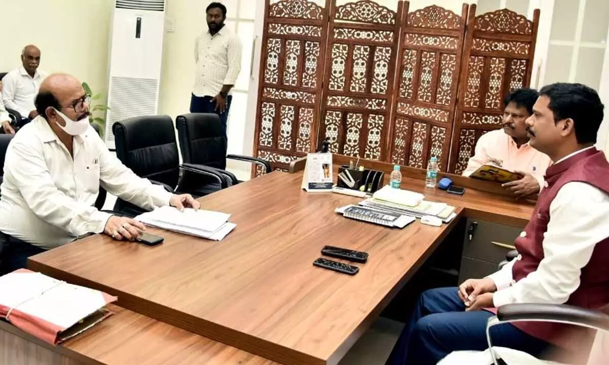 District Collector S Dilli Rao holding a meeting with the officials on conducting repairs to Nizam Gate Bridge, at the Collectorate in Vijayawada on Wednesday