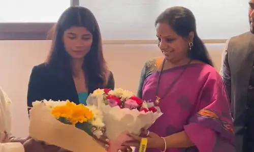 Gold medalist Nikhat Zareen felicitated by MLC Kavitha