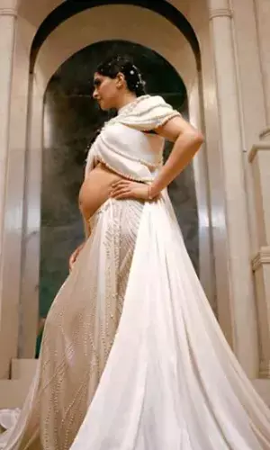 Bollywood’s Ace Actress Sonam Kapoor Stunned With Her Vogue Pregnancy Photo-Shoot