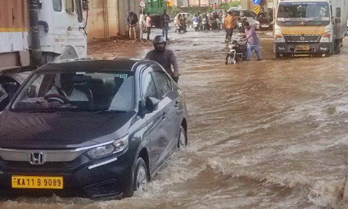 Lake overflows, major traffic congestion on Bengaluru-Mysuru highway
