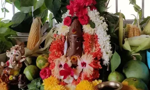 A decked up clay idol of Ganesh