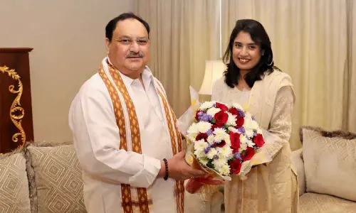 Former cricketer Mithali Raj meets BJP national president JP Nadda in Hyderabad