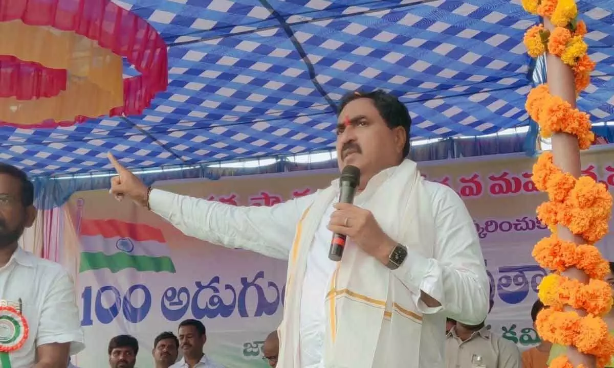 Minister for Panchayat Raj Errabelli Dayakar Rao speaking at the inauguration of 100 feet tall national flag at Thorrur in Mahabubabad district on Monday