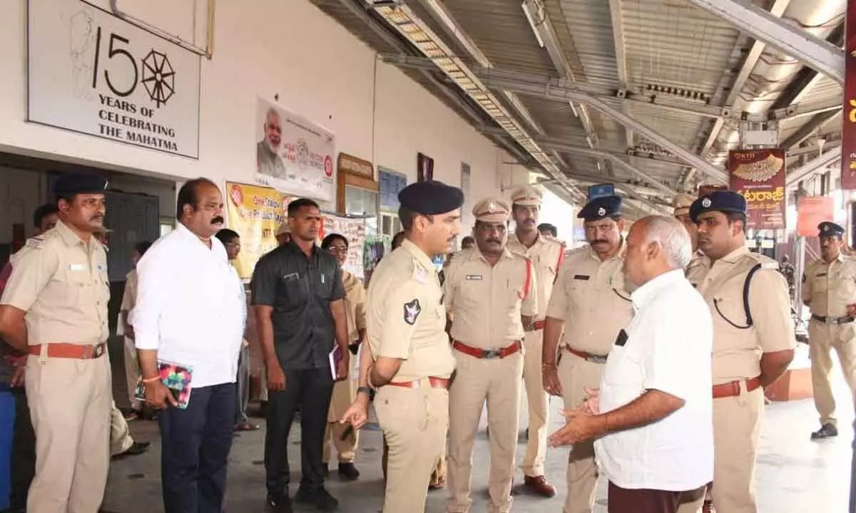 Bapatla SP Vakul Jindal inspecting Bapatla railway station on Monday ahead of Million March on September 1