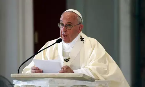 Vatican: Pope Francis Recovering After Respiratory Failure Episodes