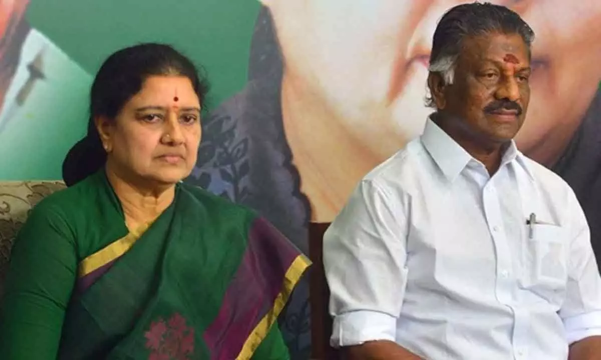 Setback to OPS faction as commission probing Jayas death recommend inquiry against Sasikala