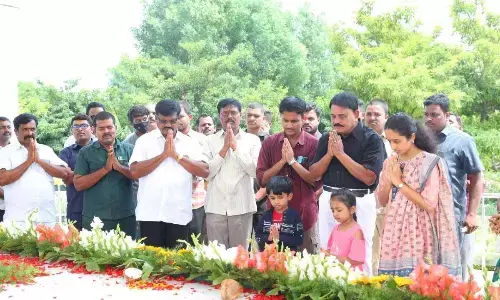 Former Minister Palle Raghunatha Reddy and his family members paying tributes to Palle Uma at her memorial in Anantapur on Tuesday