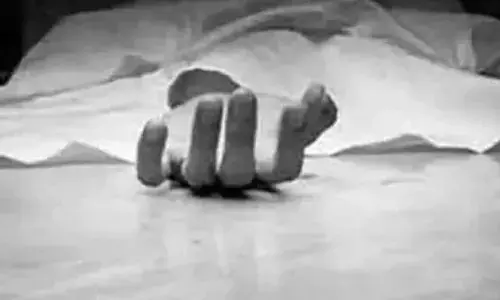 Husband commits suicide as his wife leaves him in Nellore