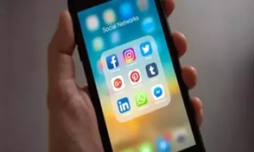 Sharing articles on social media sans reading make us think were now experts