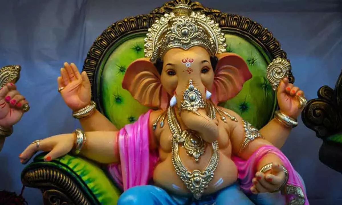 32 Feet Unique Lord Ganesh Idol Made From Fig Trees In Tamil Nadu Became Centre Of Attraction