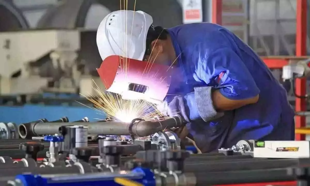 PMI mfg remains flat at 56.2 in Aug