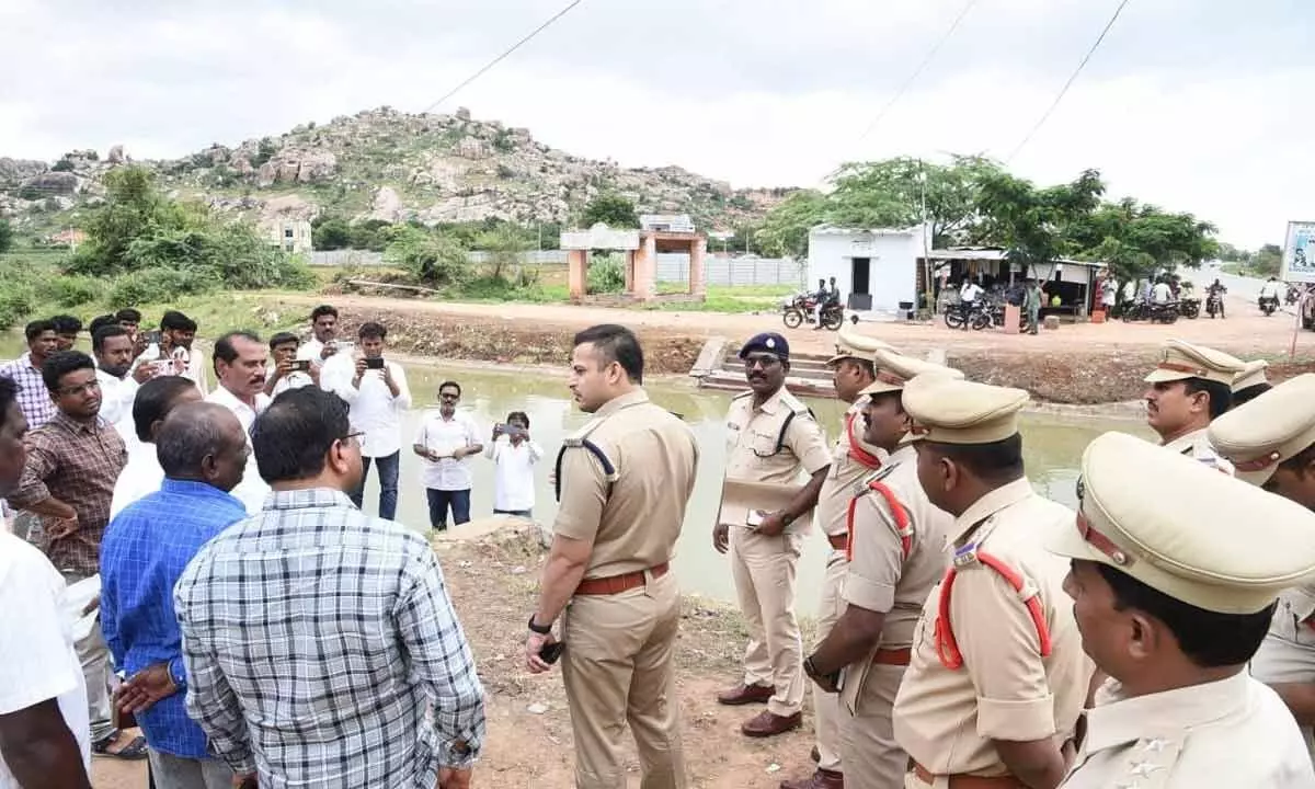 Superintendents of Police of Kurnool and Nandyal districts Siddarth Kaushal and K Raghuveera Reddy inspecting the Ganesh idol immersion ghats at Yemmiganur, Nandyal and Atmakur on Thursday.